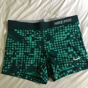 Nike pro shorts medium